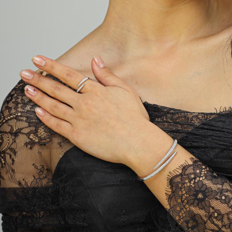 طقم أساور إكسسوارات فضية – مسمار مزدوج الرأس مرصّع بالكامل بالأحجار