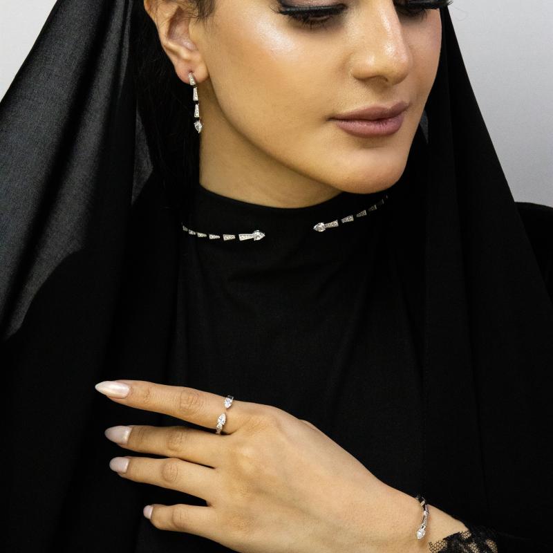 طقم إكسسوارات فضية كامل